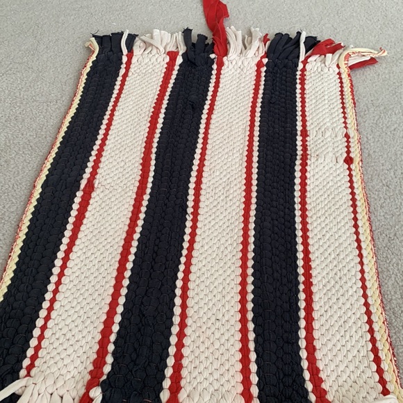 Handmade Rug - Picture 3 of 4